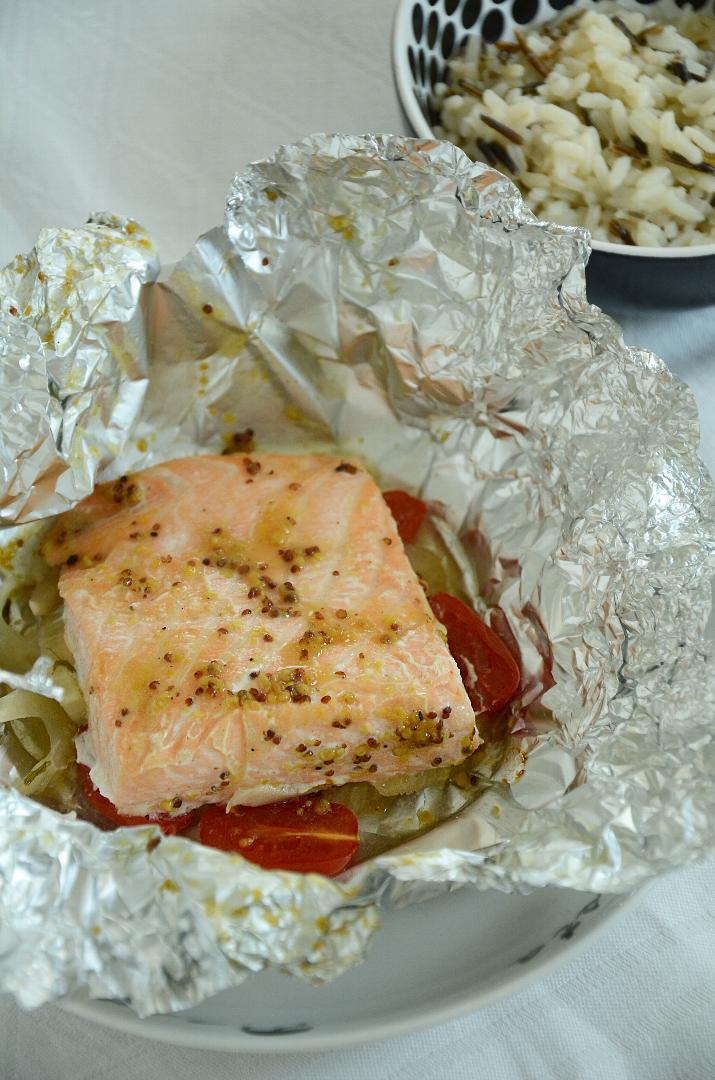 Lachs auf Gemüsebeet